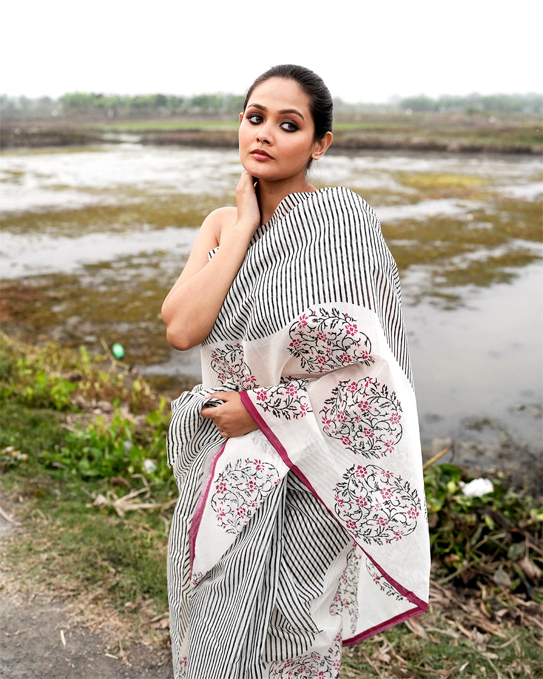 Stripes with Floral Jal Block Printed Saree (Black & Maroon)