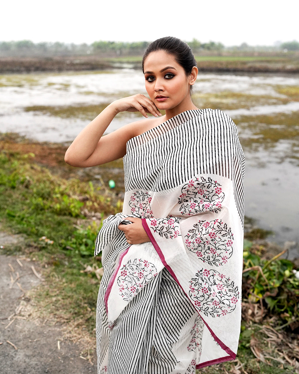 Stripes with Floral Jal Block Printed Saree (Black & Maroon)