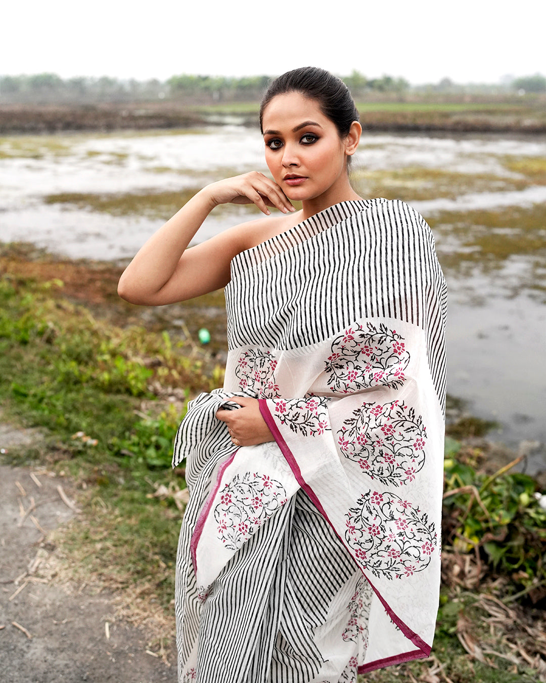 Stripes with Floral Jal Block Printed Saree (Black & Maroon)