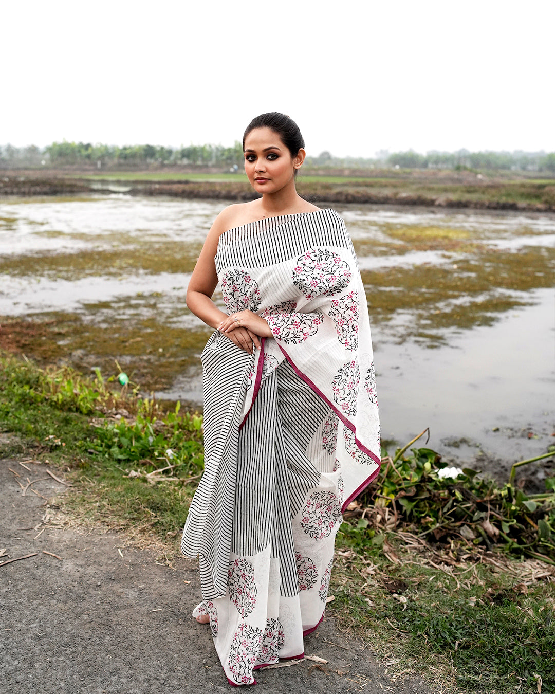 Stripes with Floral Jal Block Printed Saree (Black & Maroon)