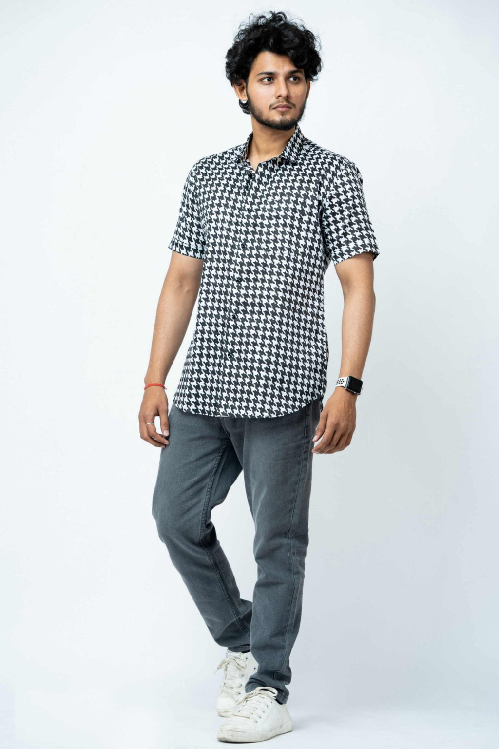 Black & White Houndstooth Print Mens Half Shirt.