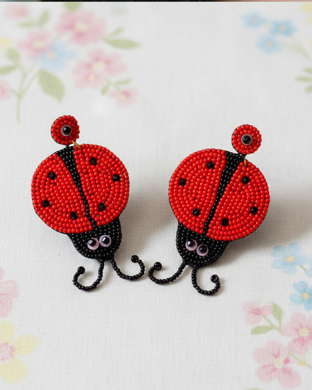 Lady Bug Bead Earring