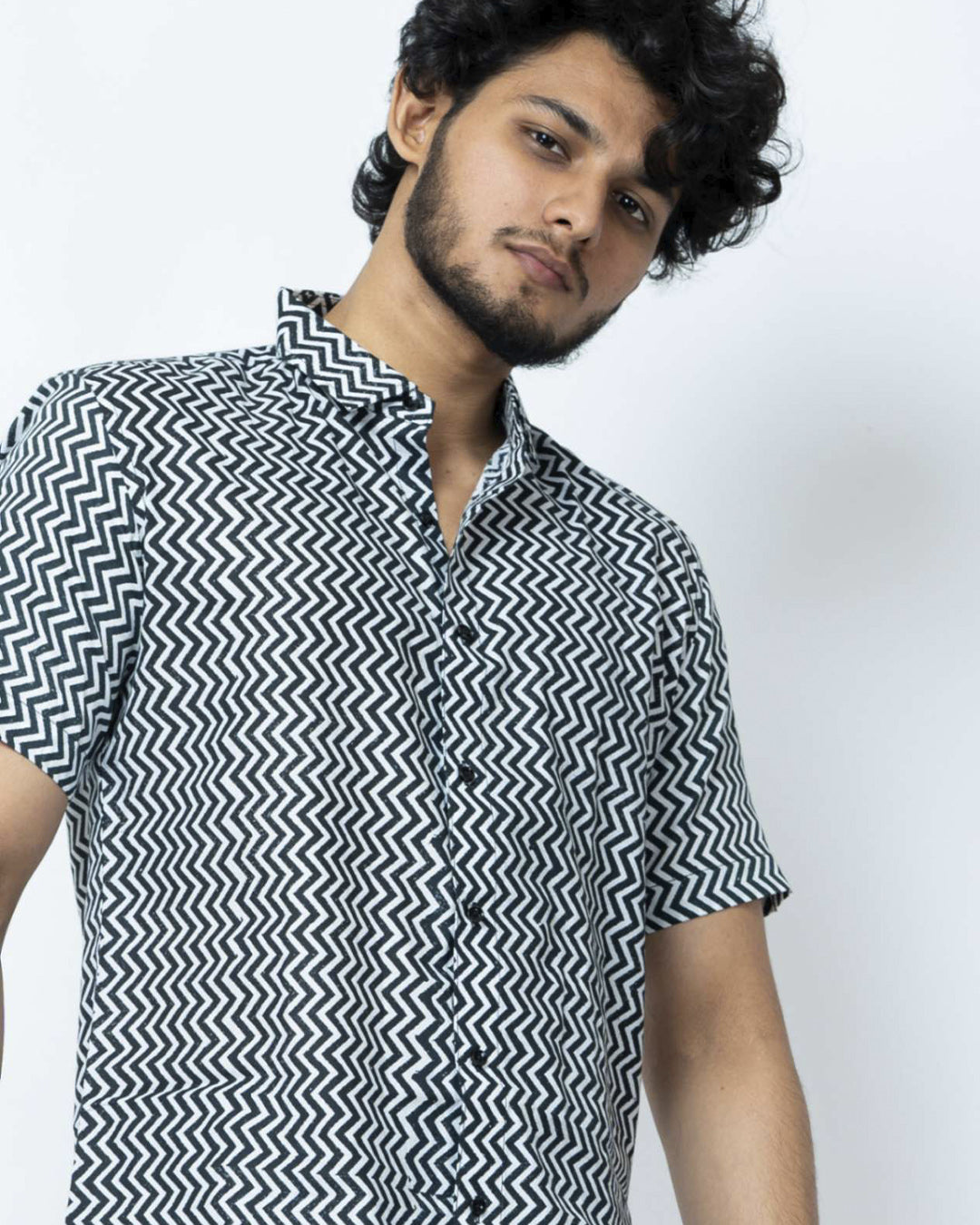 Black And White Zig Zag  Print Summer Regular Fit Shirt.