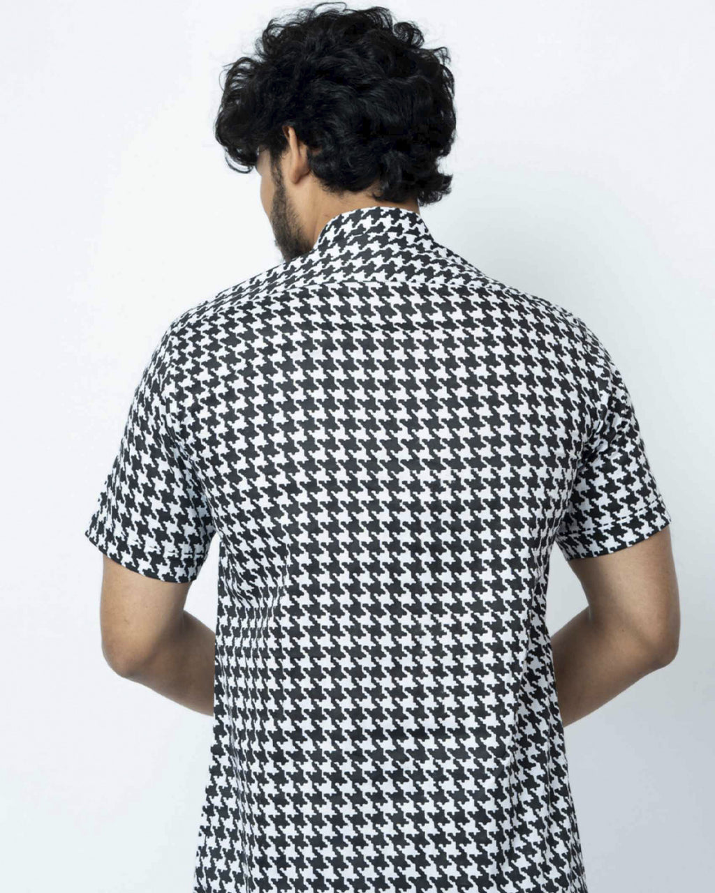 Black & White Houndstooth Print Mens Half Shirt.