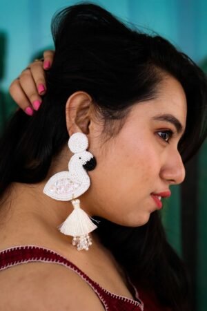 WHITE FLAMINGO BEAD EARRING