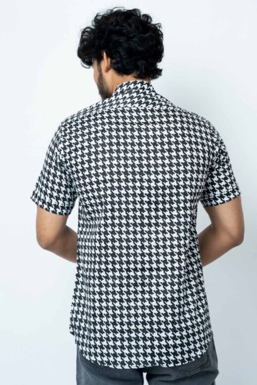 BLACK & WHITE HOUNDSTOOTH PRINT MENS HALF SHIRT. - Image 3