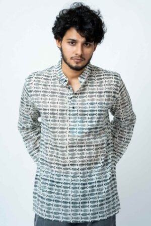 BLACK FISH PRINT MENS  SHORT KURTA. - Image 4