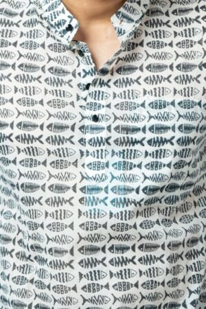 BLACK FISH PRINT MENS  SHORT KURTA. - Image 3