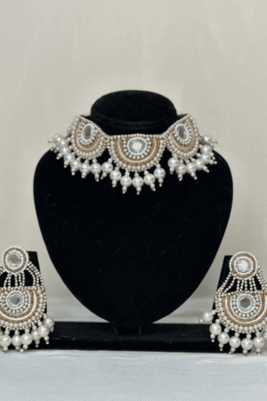 Yamini - Neckpiece and Earrings